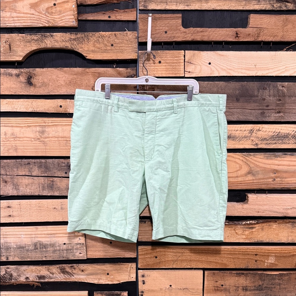 Polo Ralph‎ Lauren men's 10”  relaxed fit chino shorts in a light mint green 40